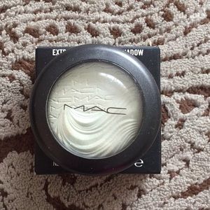 MAC extra dimension eye shadow